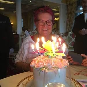 Meet your Posher, Ellen